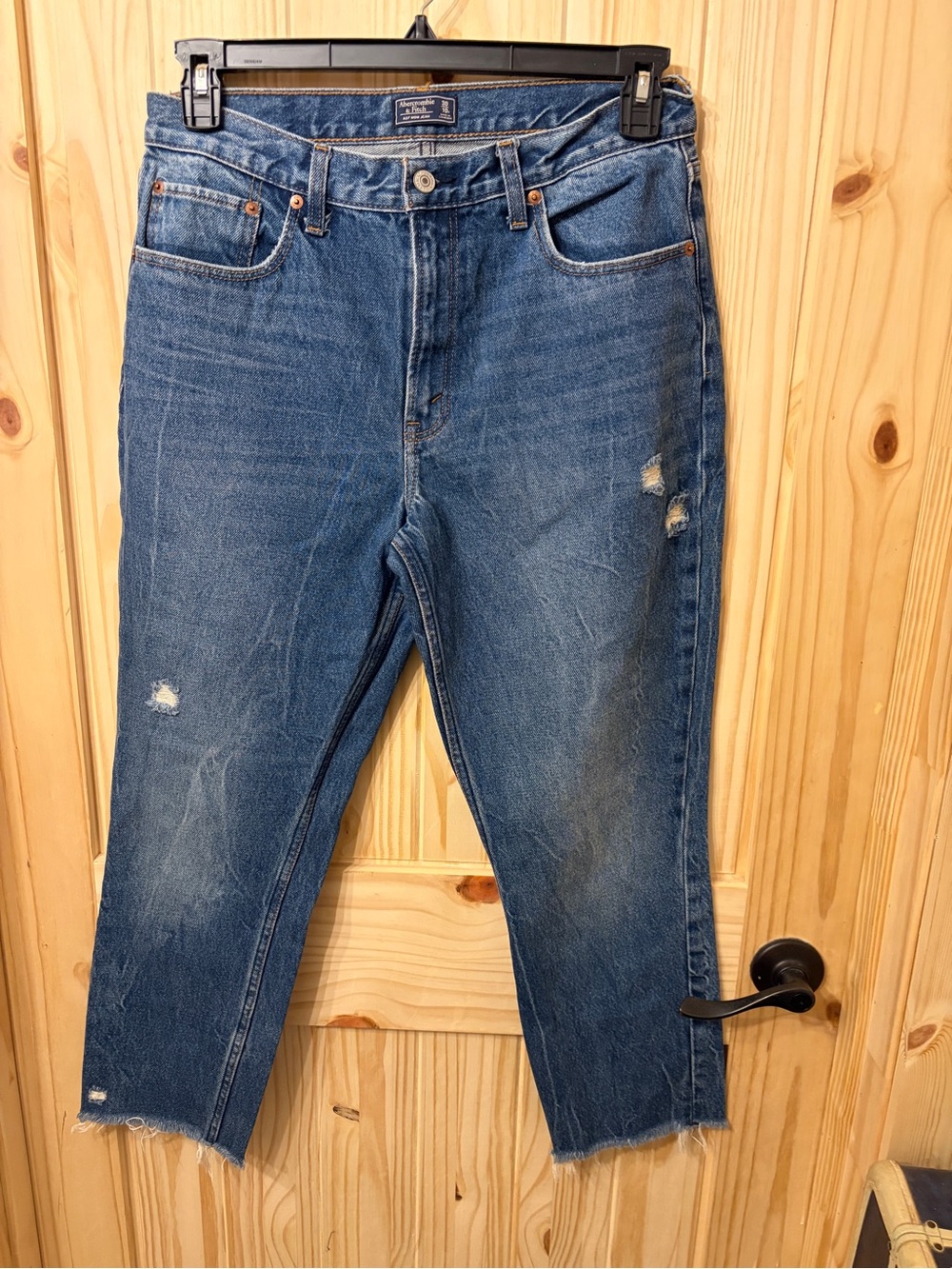 Abercrombie & Fitch High Rise Mom Jean Tapered Raw Hem Distressed 30/10 R Fall